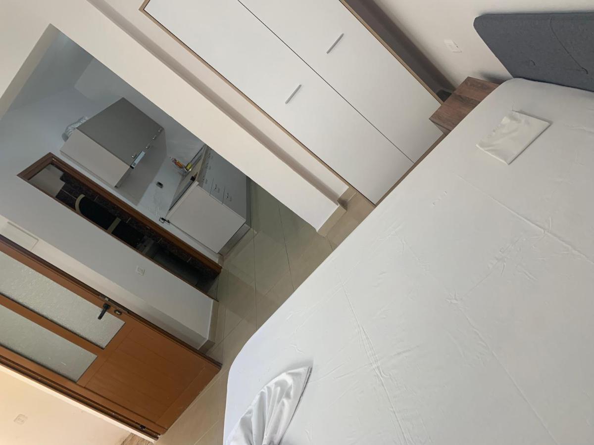 Julia Apartments Vlorë Екстериор снимка