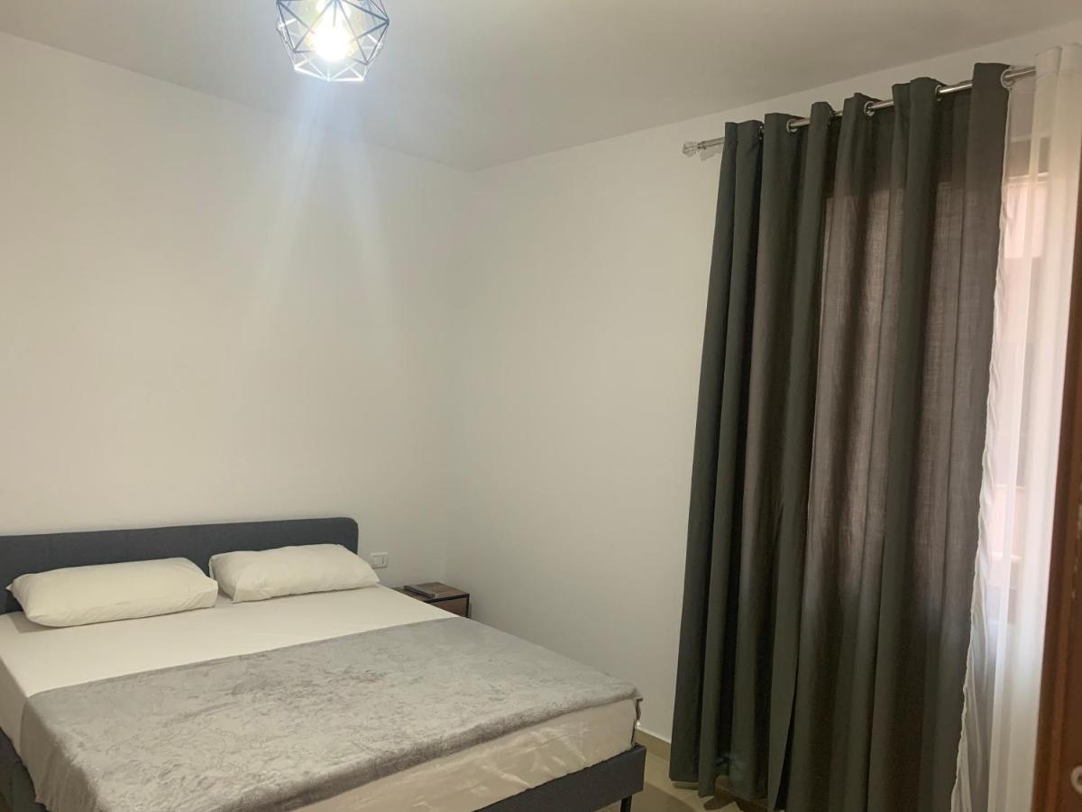 Julia Apartments Vlorë Екстериор снимка