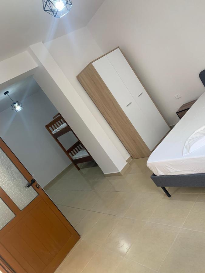 Julia Apartments Vlorë Екстериор снимка