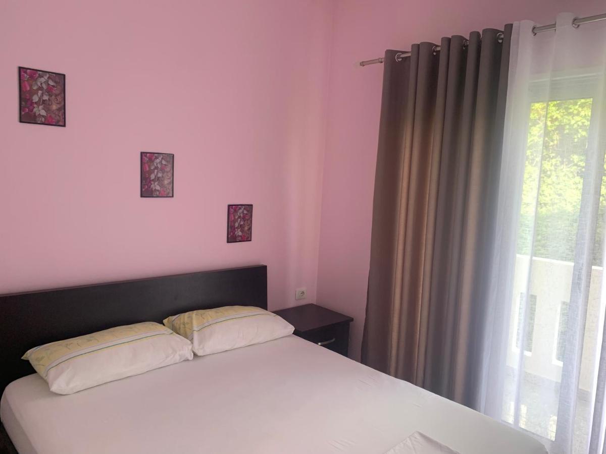 Julia Apartments Vlorë Екстериор снимка