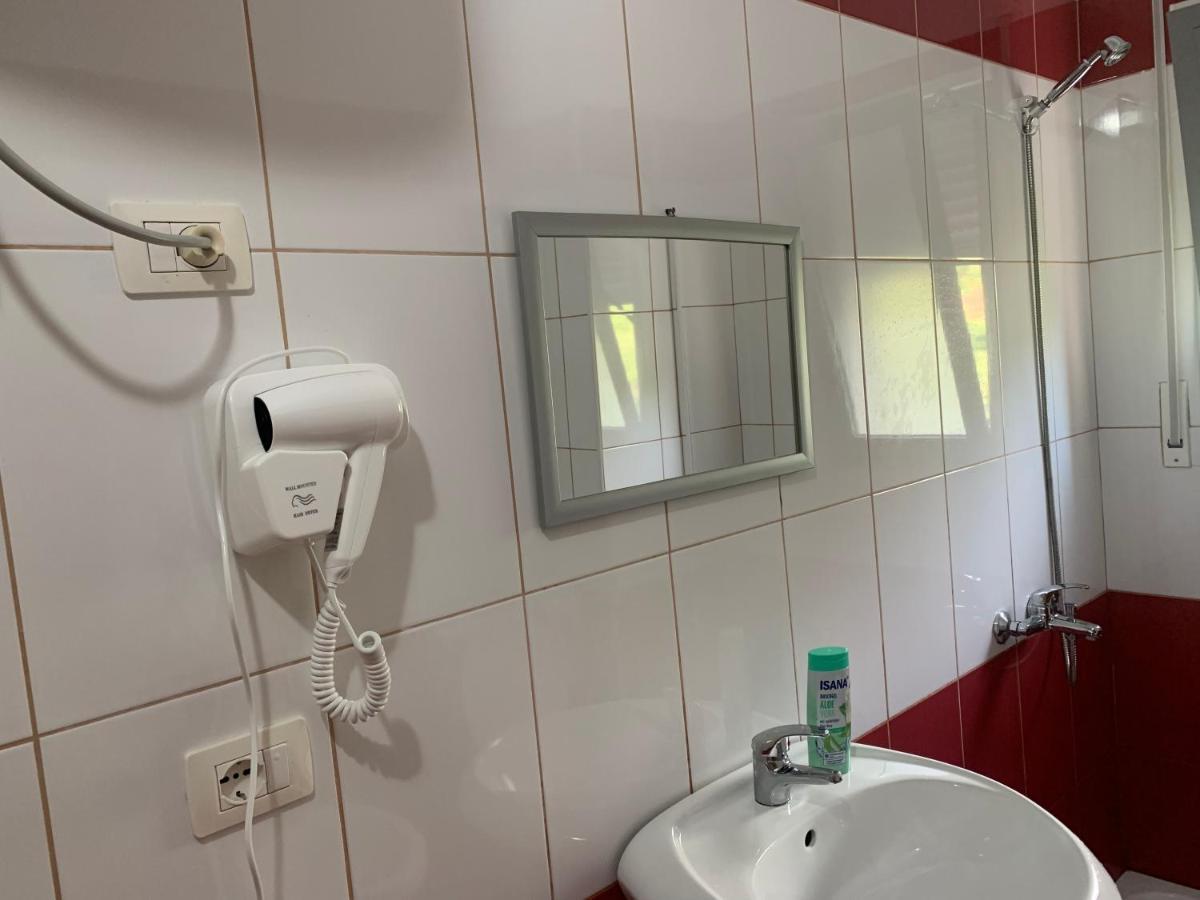 Julia Apartments Vlorë Екстериор снимка