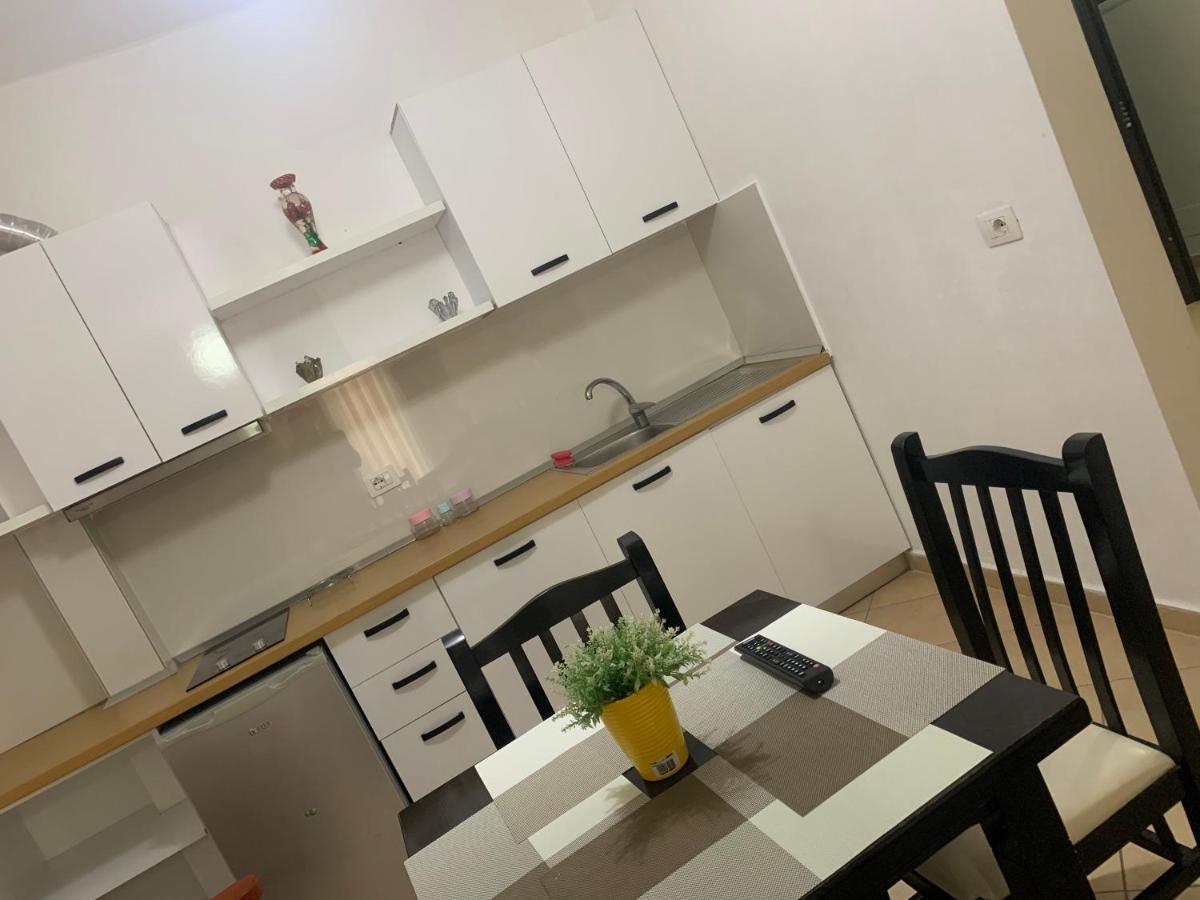Julia Apartments Vlorë Екстериор снимка