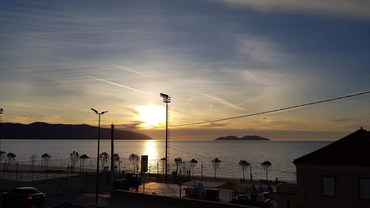 Julia Apartments Vlorë Екстериор снимка